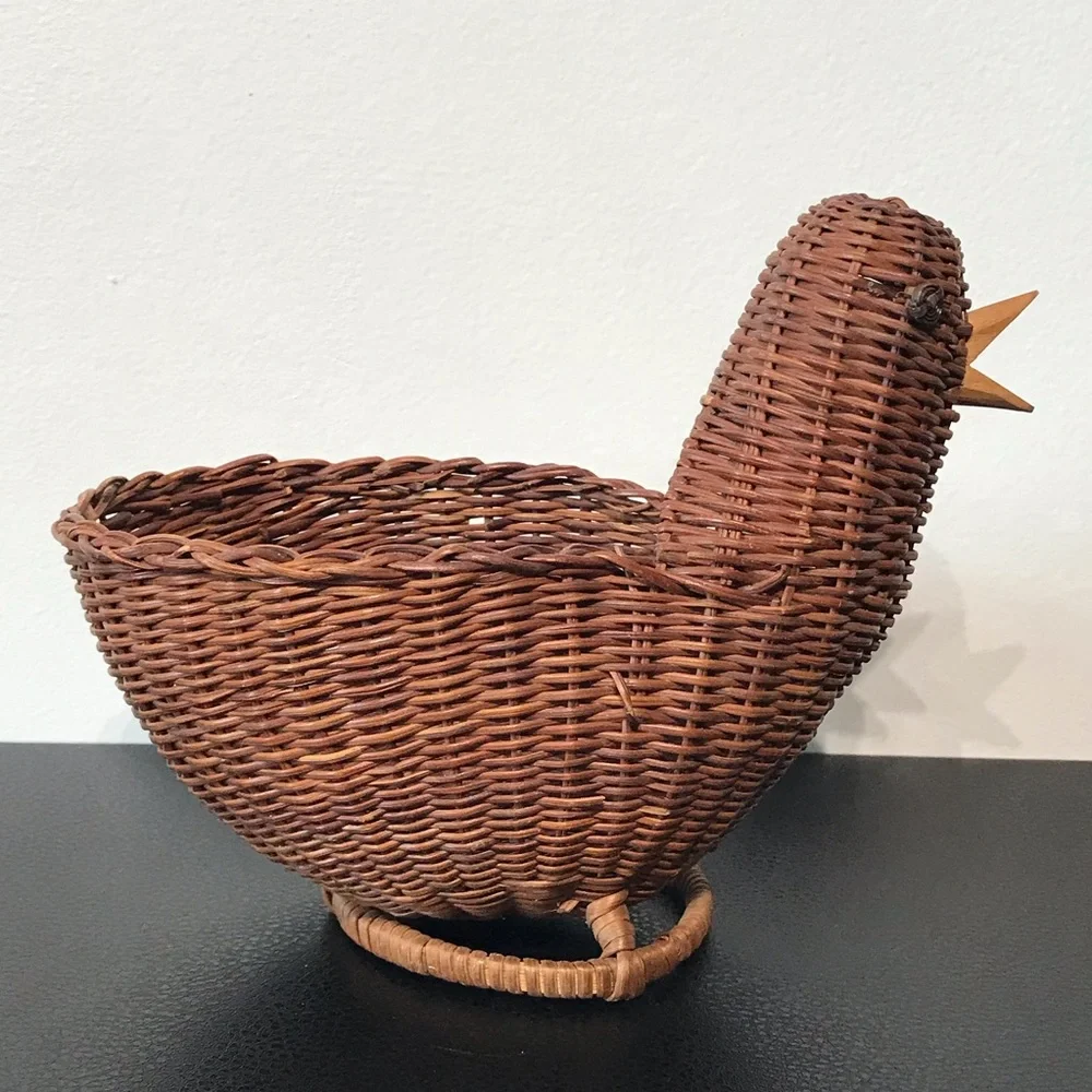 Vintage Wicker Woven Basket Chicken Wooden Beak 6 Inch Boho Cottagecore Grandma